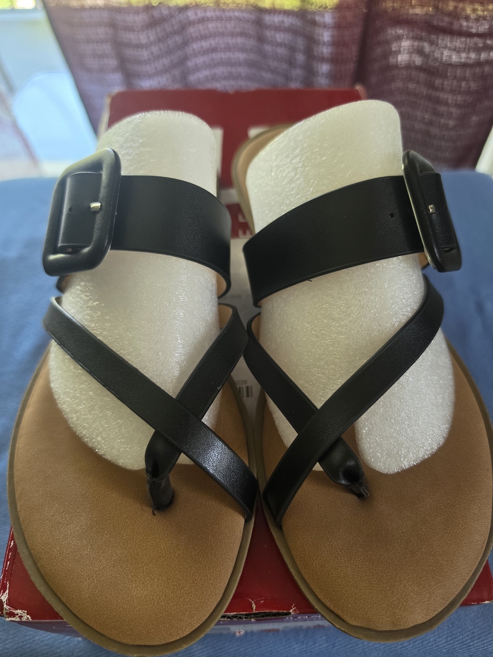 Journee Collection Layra Buckle Toe Ring Sandals | Black Faux Leather | 8.5M